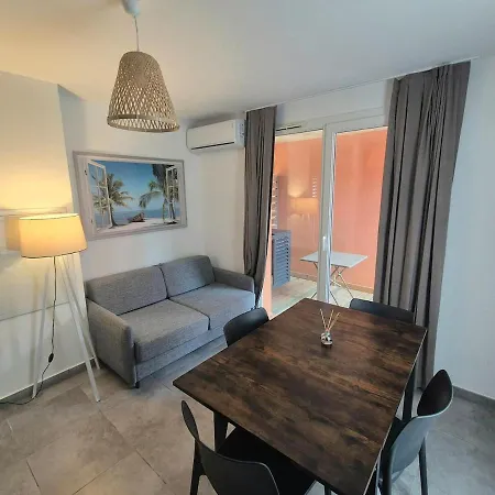 T2 Climatise Avec Terrasse A 5min Des Plages Appartement