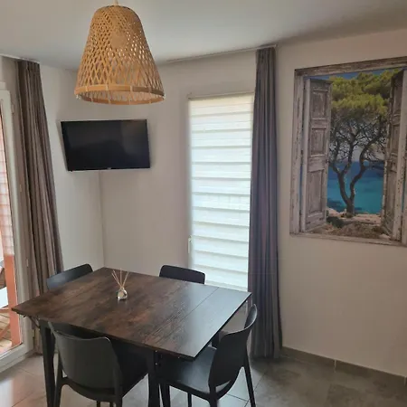 T2 Climatise Avec Terrasse A 5min Des Plages Appartement *