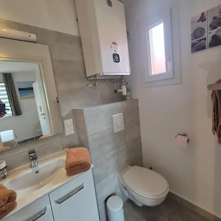 T2 Climatise Avec Terrasse A 5min Des Plages Appartement